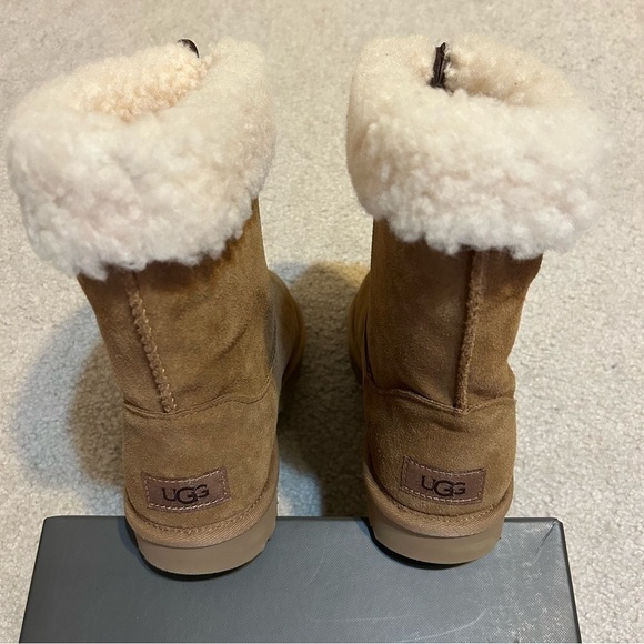 UGG Sarissa Short Boot in Chestnut Size 7 - Picture 6 of 12